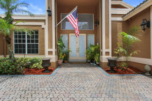 19065 SE Coral Reef Lane