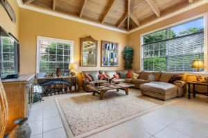 19065 SE Coral Reef Lane