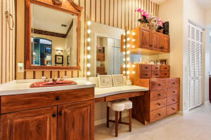 19065 SE Coral Reef Lane
