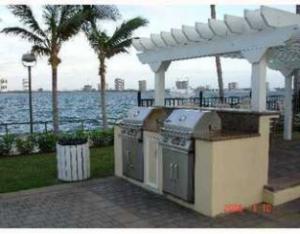1110 Lake Shore Drive 101