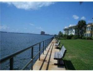 1110 Lake Shore Drive 101