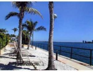 1110 Lake Shore Drive 101