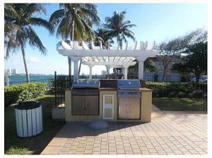 1110 Lake Shore Drive 101