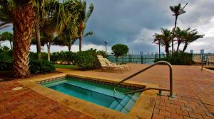 1110 Lake Shore Drive 101