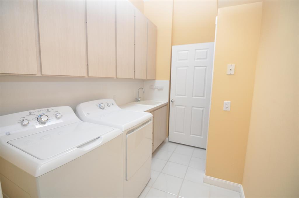 393 Kelsey Park Drive