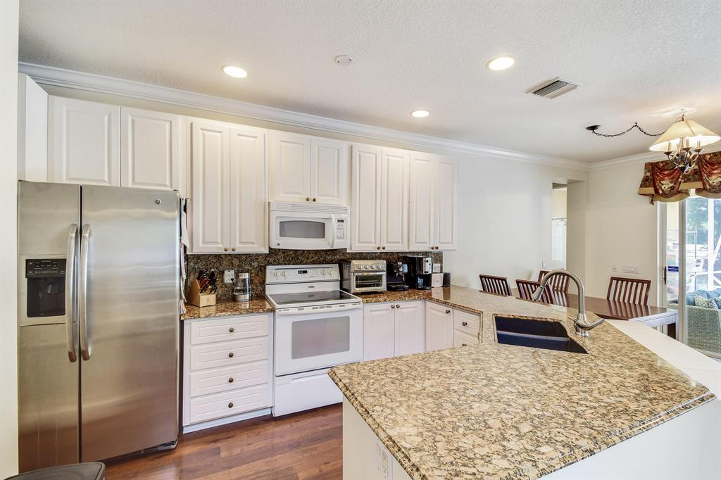 118 Sweet Bay Circle