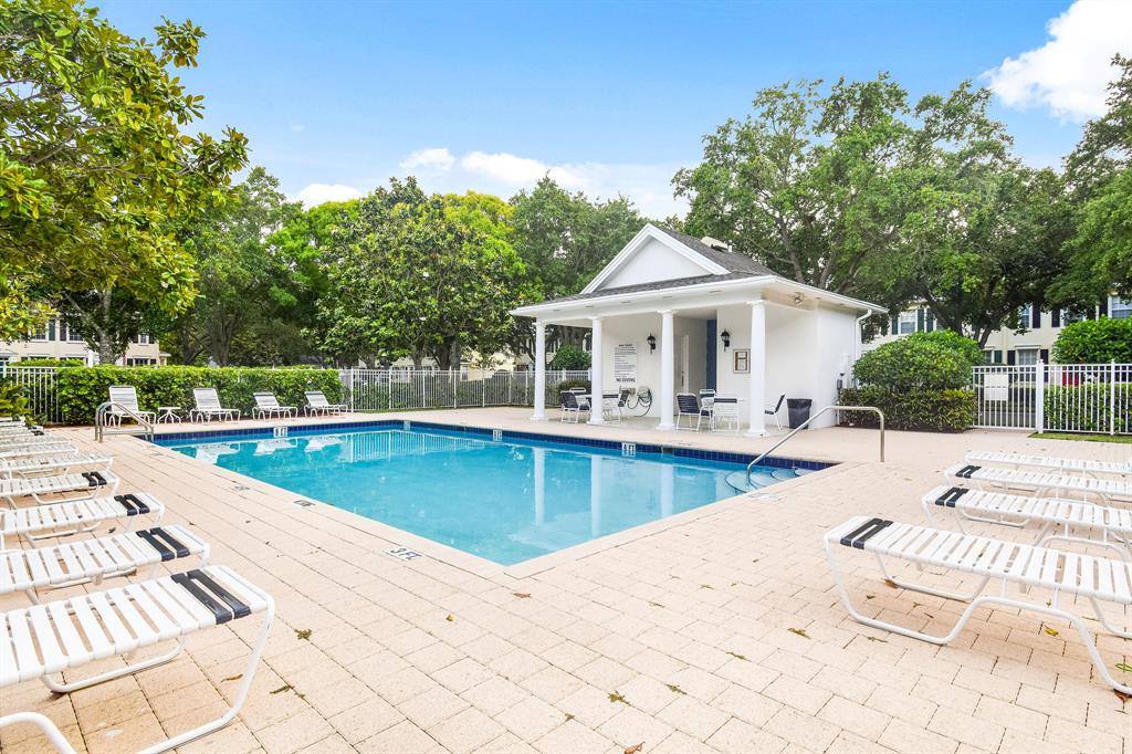 118 Sweet Bay Circle