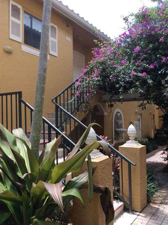 1025 Lake Shore Drive 205