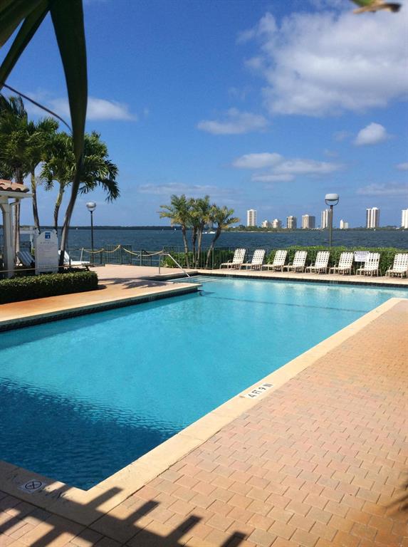 1025 Lake Shore Drive 205