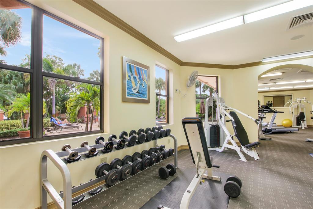 600 Uno Lago Drive 204