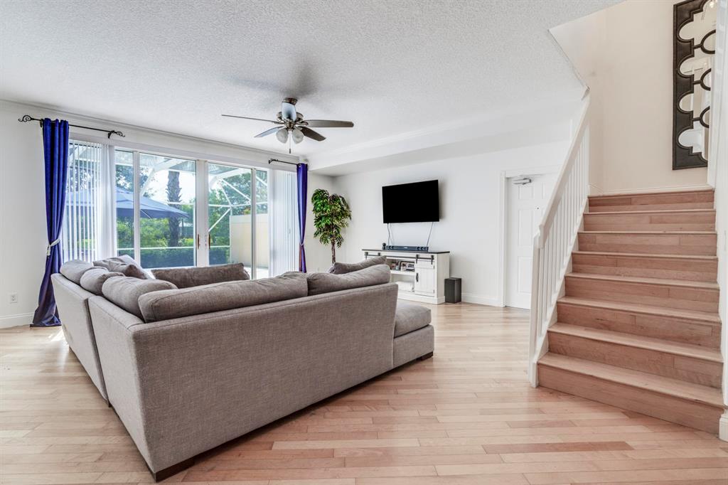 128 Santa Barbara Way