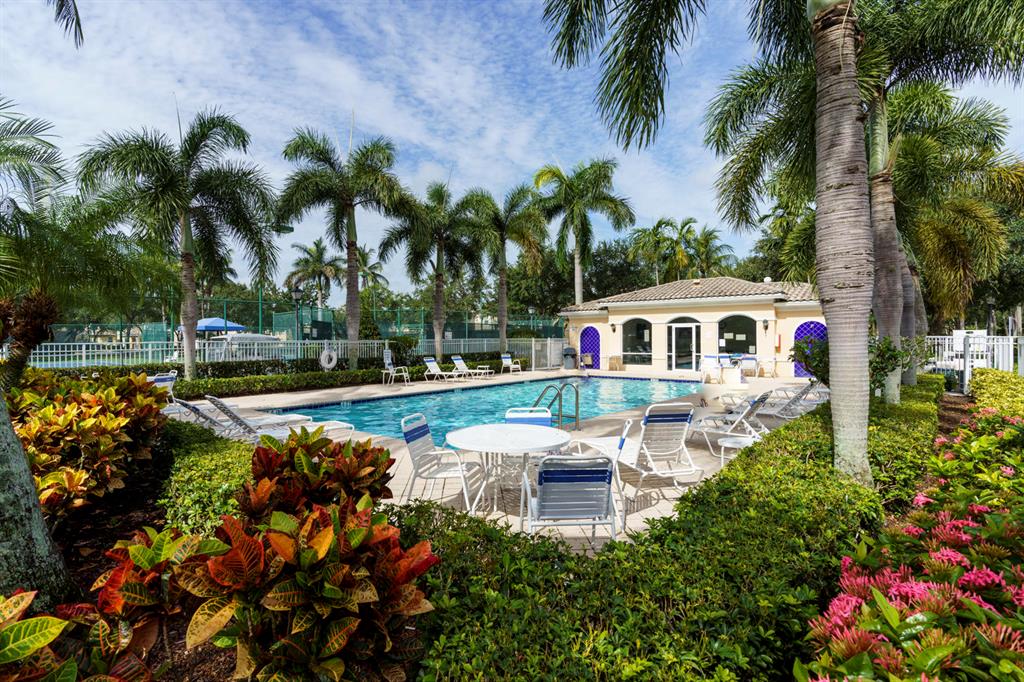 128 Santa Barbara Way