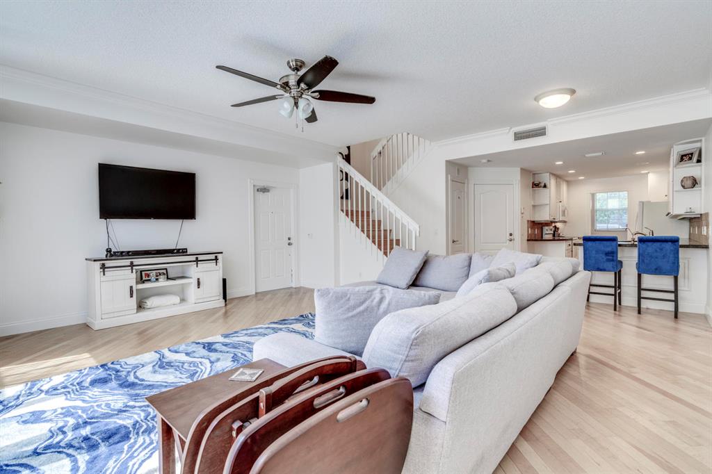 128 Santa Barbara Way
