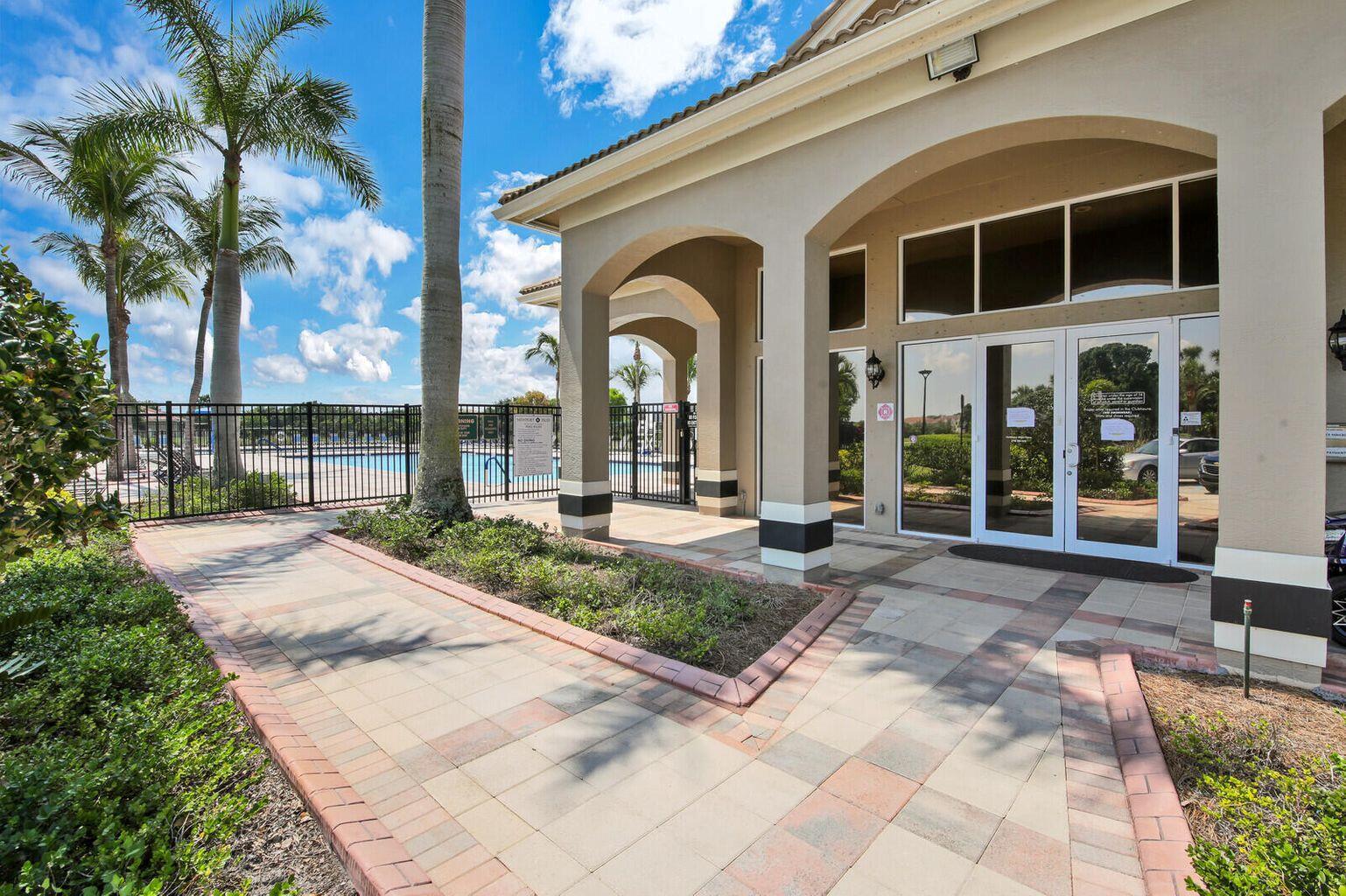 2256 SW Newport Isles Boulevard