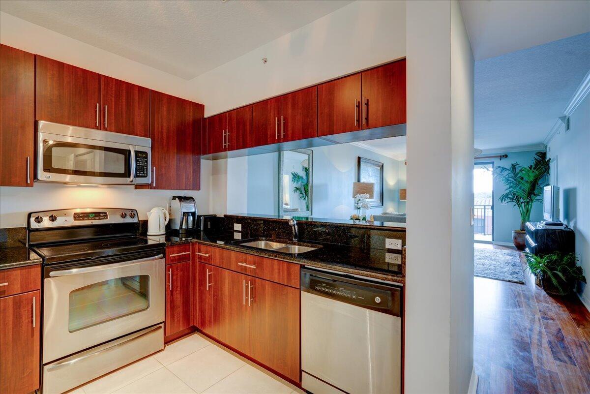 4883 Pga Boulevard 304