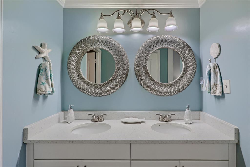 400 Uno Lago Drive 204