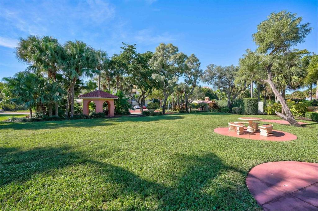 400 Uno Lago Drive 204