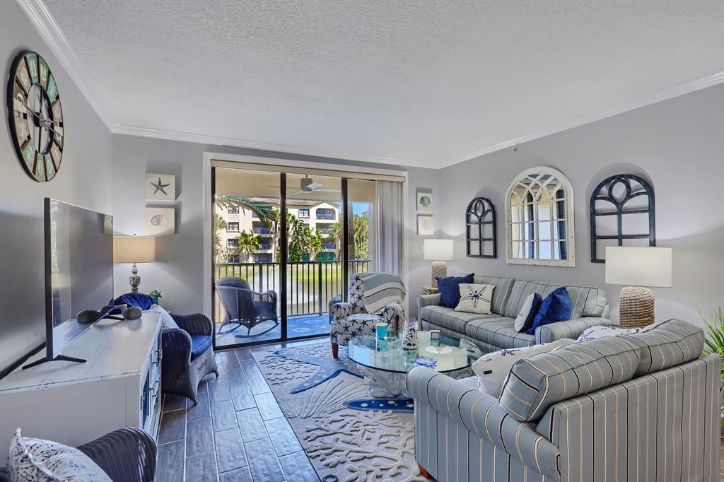 400 Uno Lago Drive 204