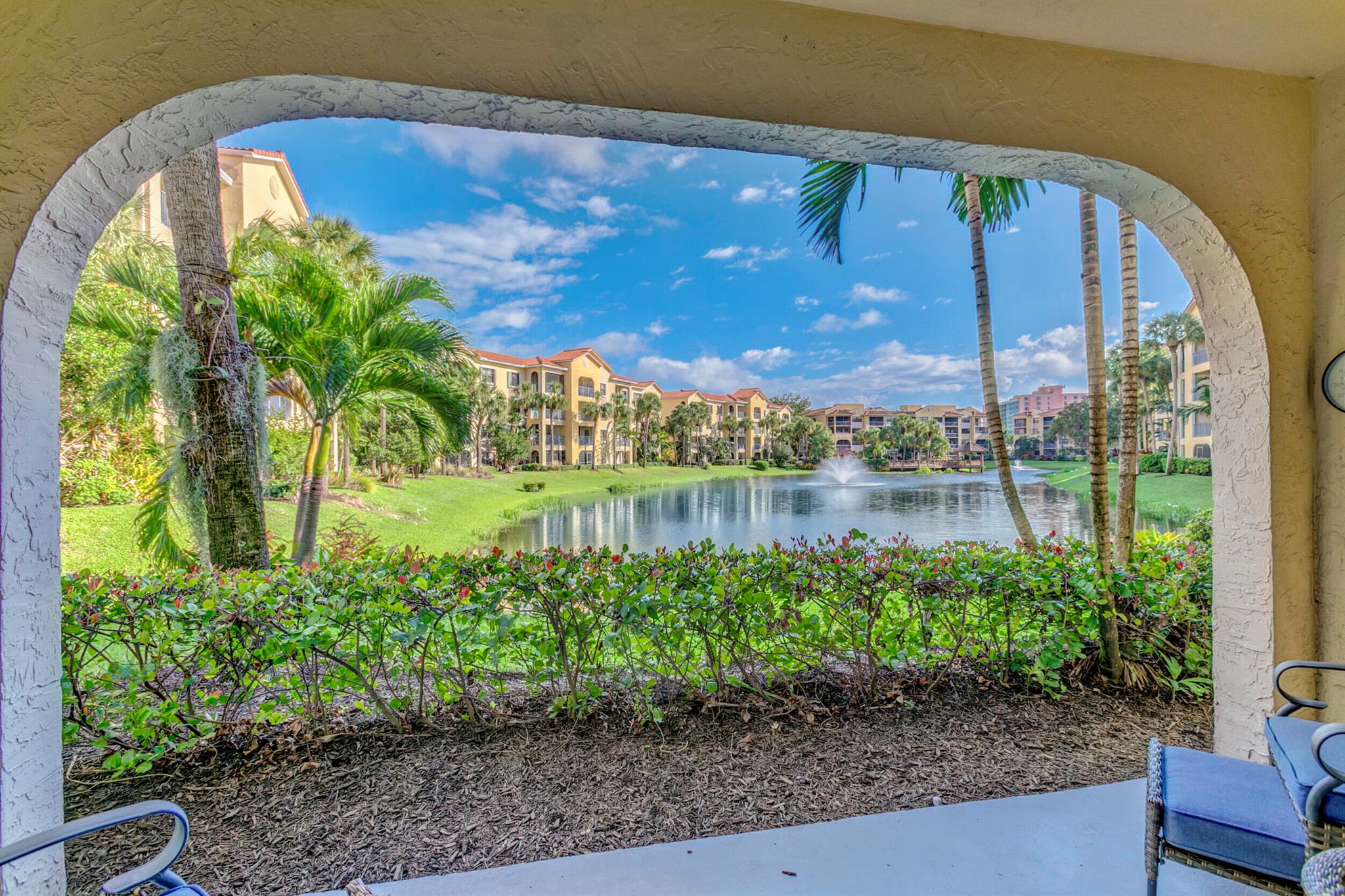 300 Uno Lago Drive 101