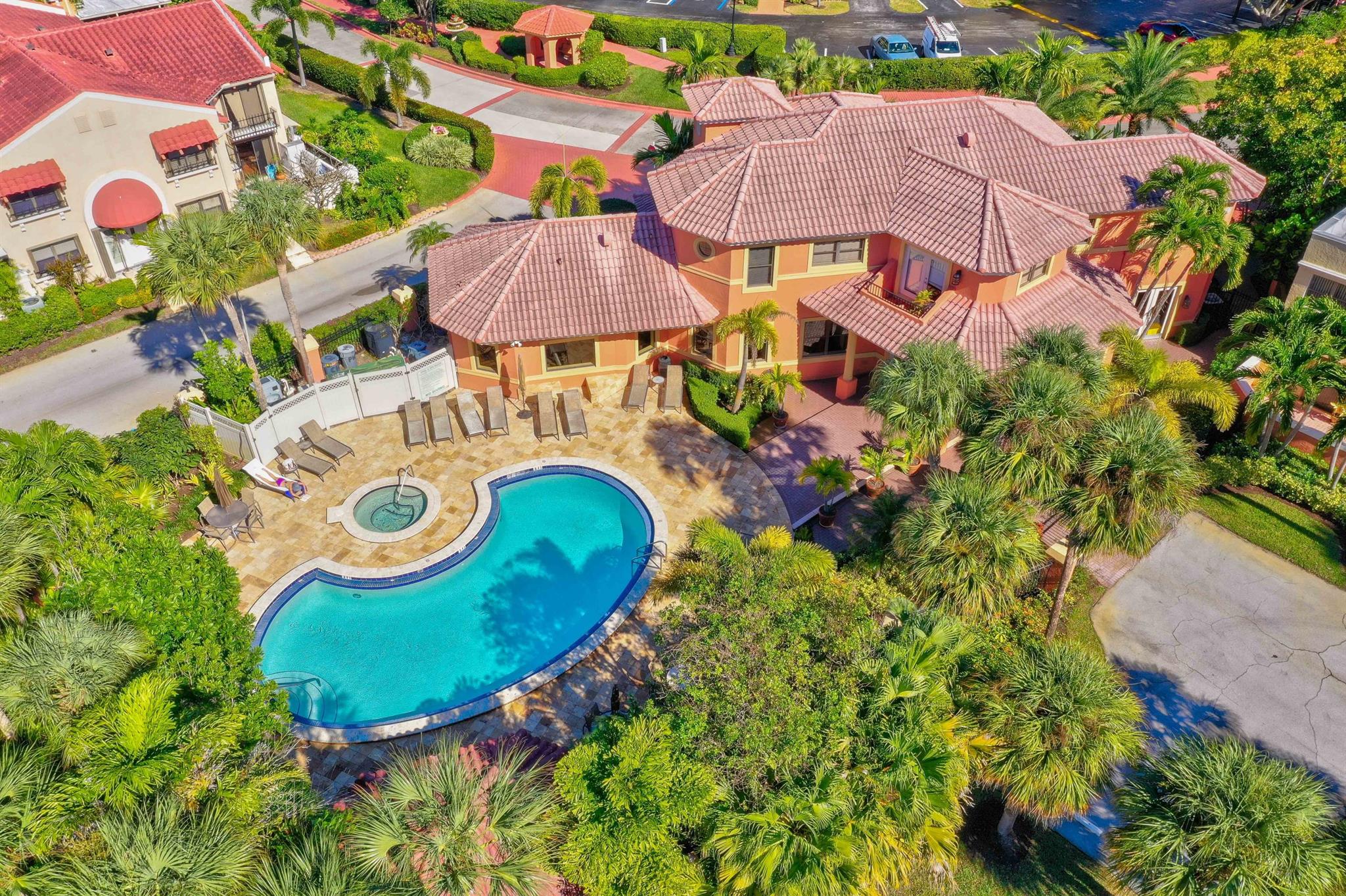 300 Uno Lago Drive 101
