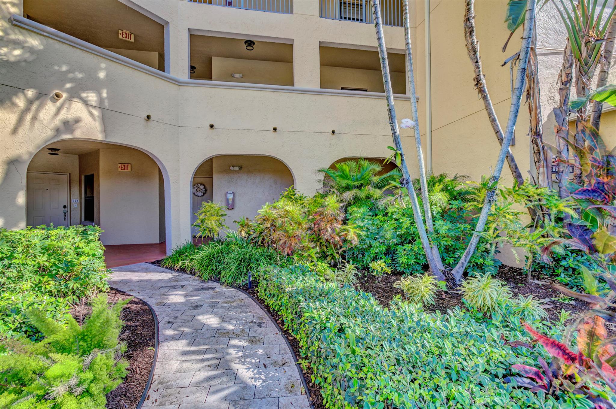 300 Uno Lago Drive 101