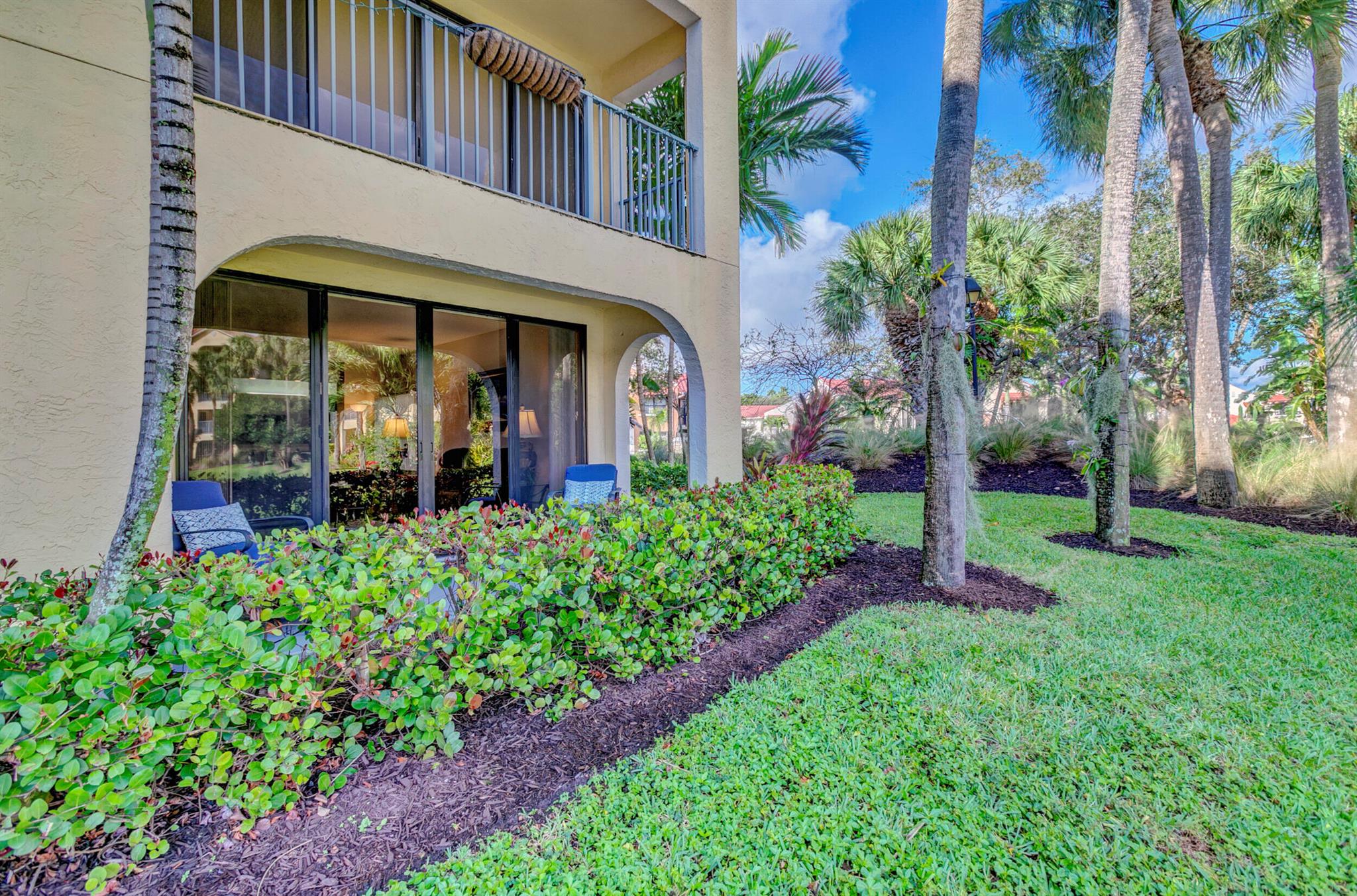 300 Uno Lago Drive 101