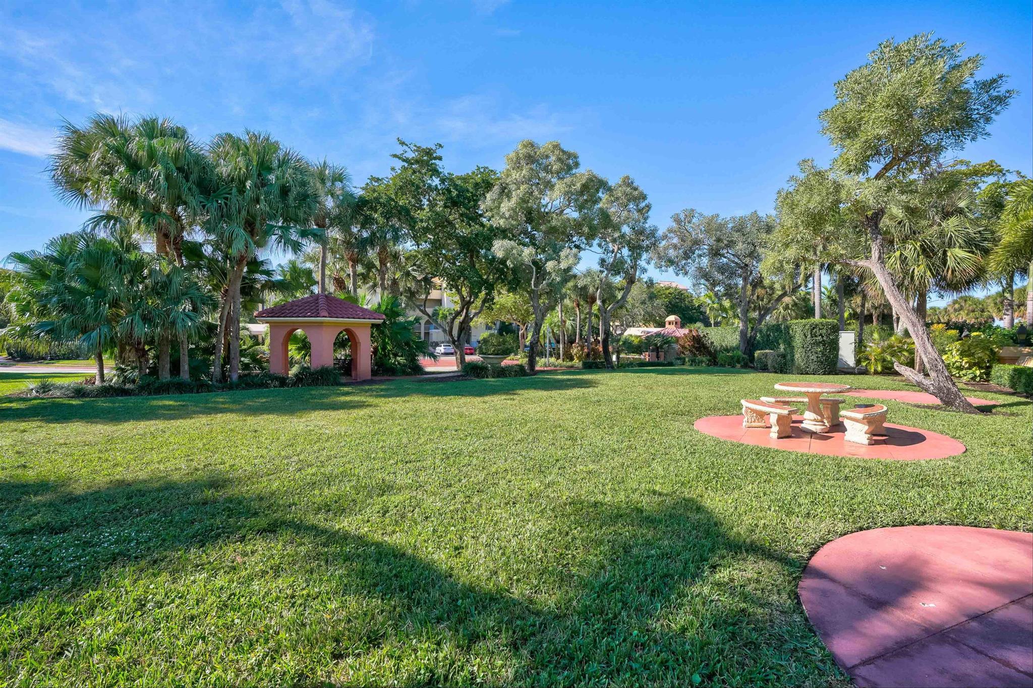 300 Uno Lago Drive 101