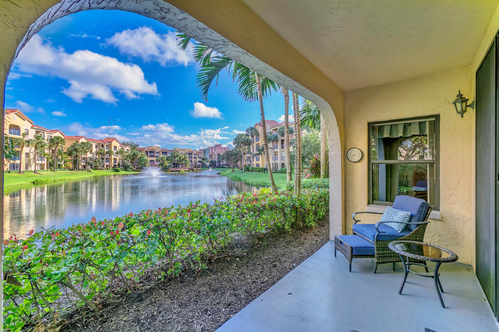 300 Uno Lago Drive 101