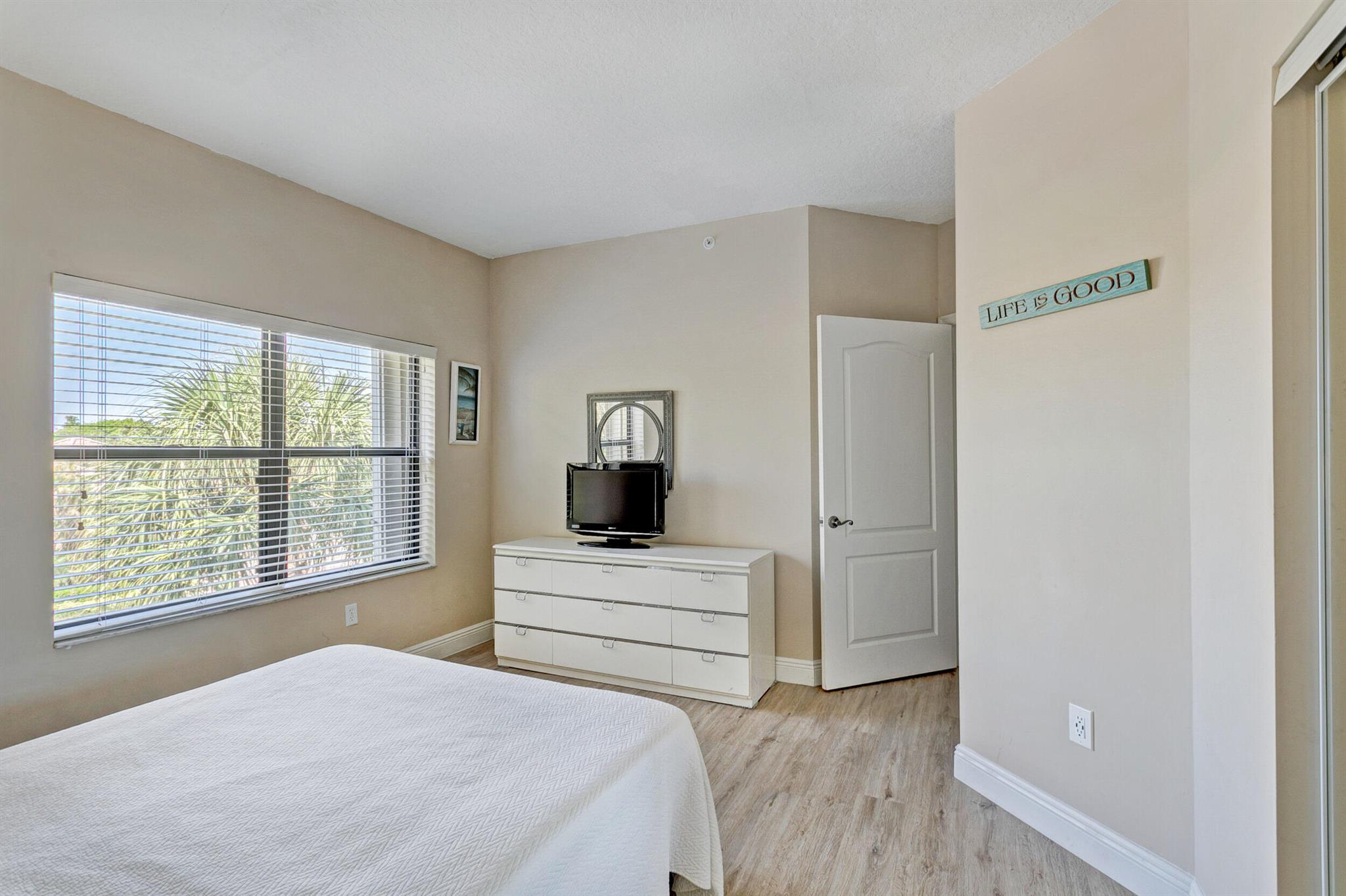 300 Uno Lago Drive 305