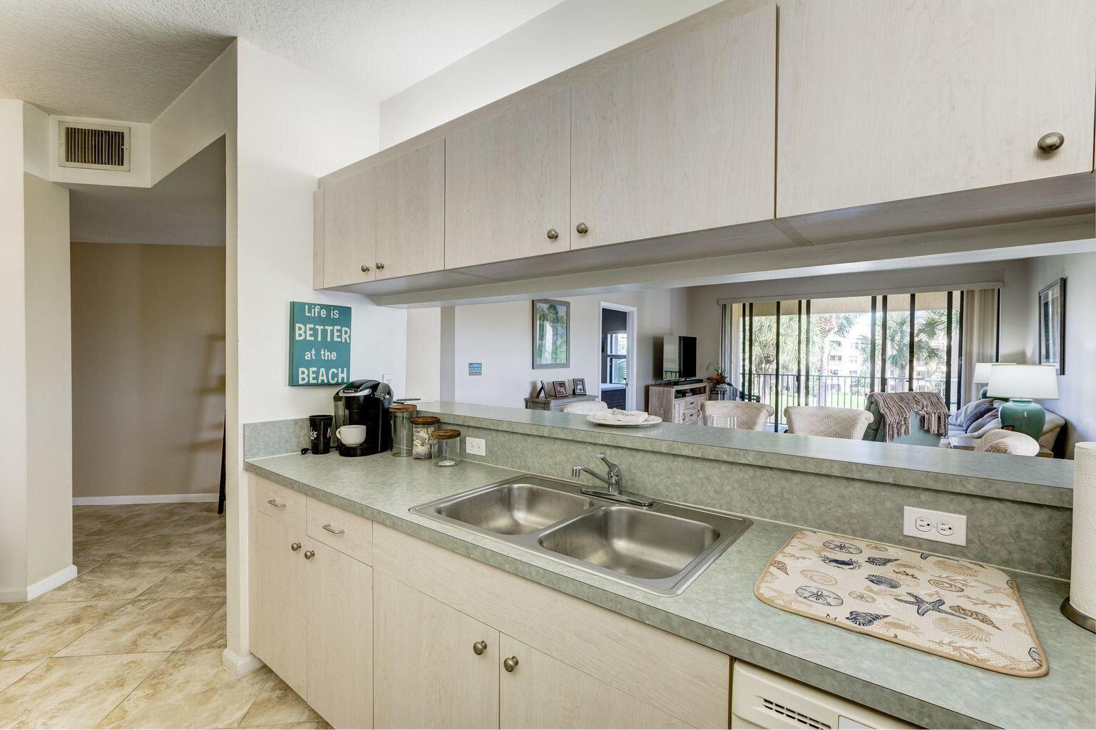 300 Uno Lago Drive 305