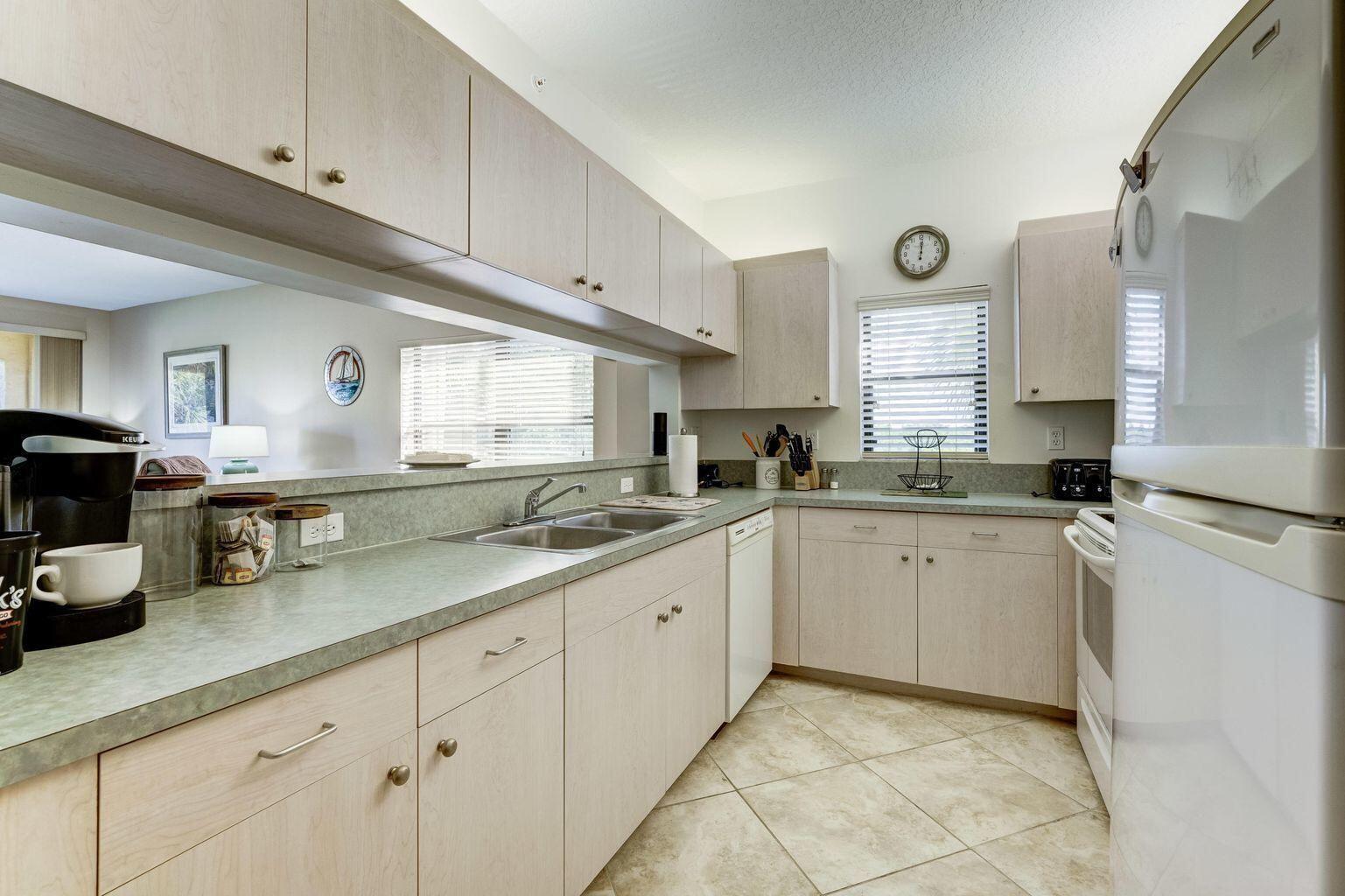 300 Uno Lago Drive 305