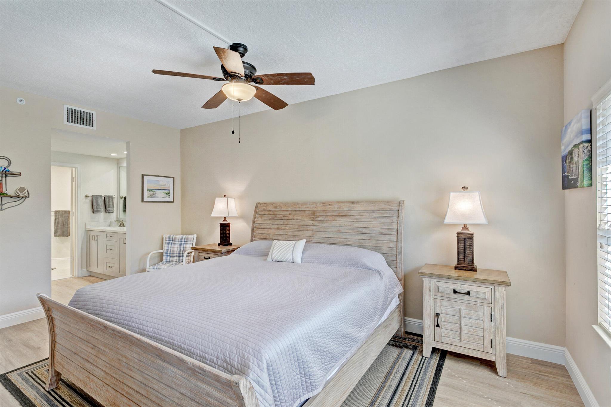 300 Uno Lago Drive 305