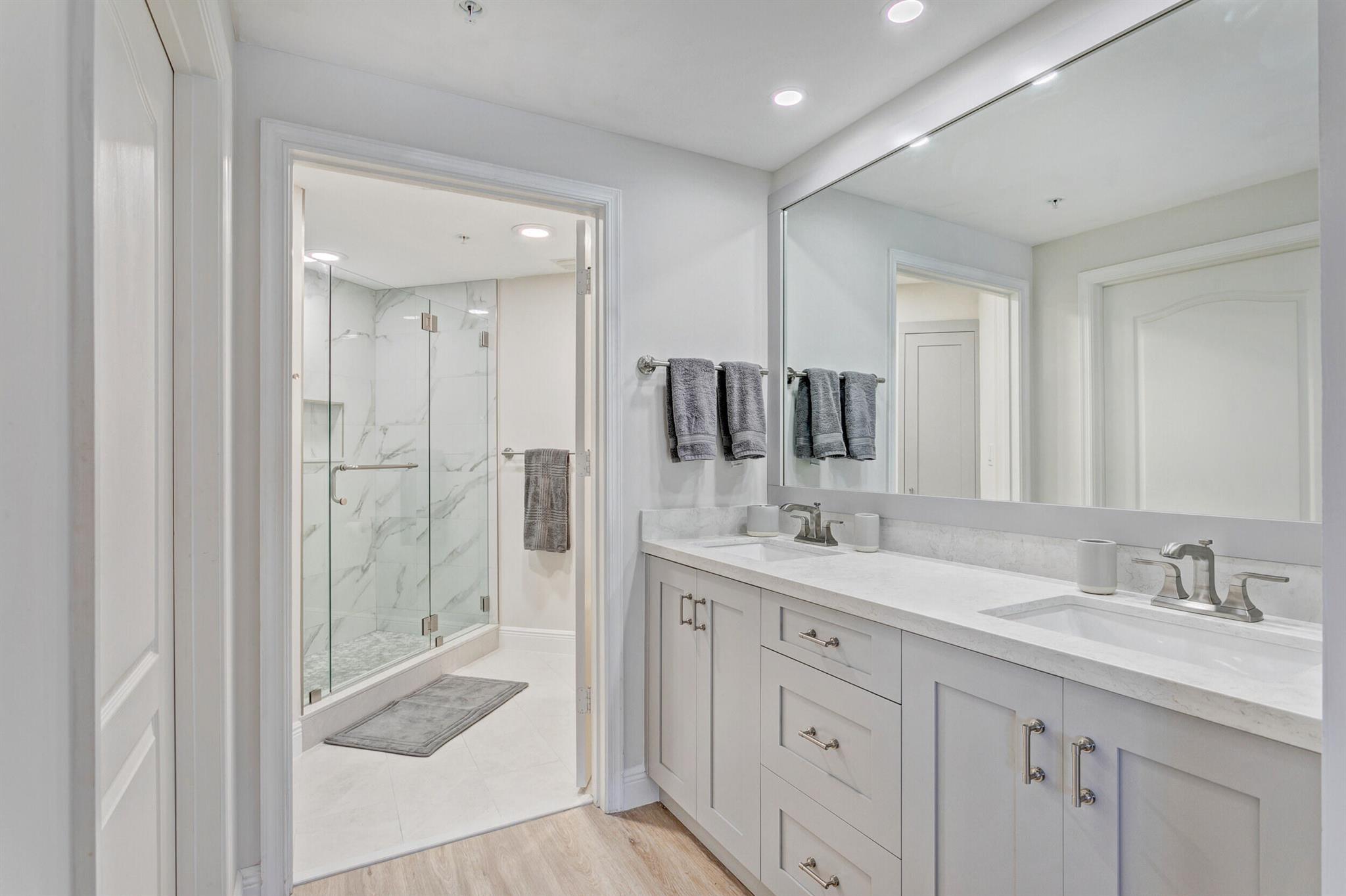 300 Uno Lago Drive 305