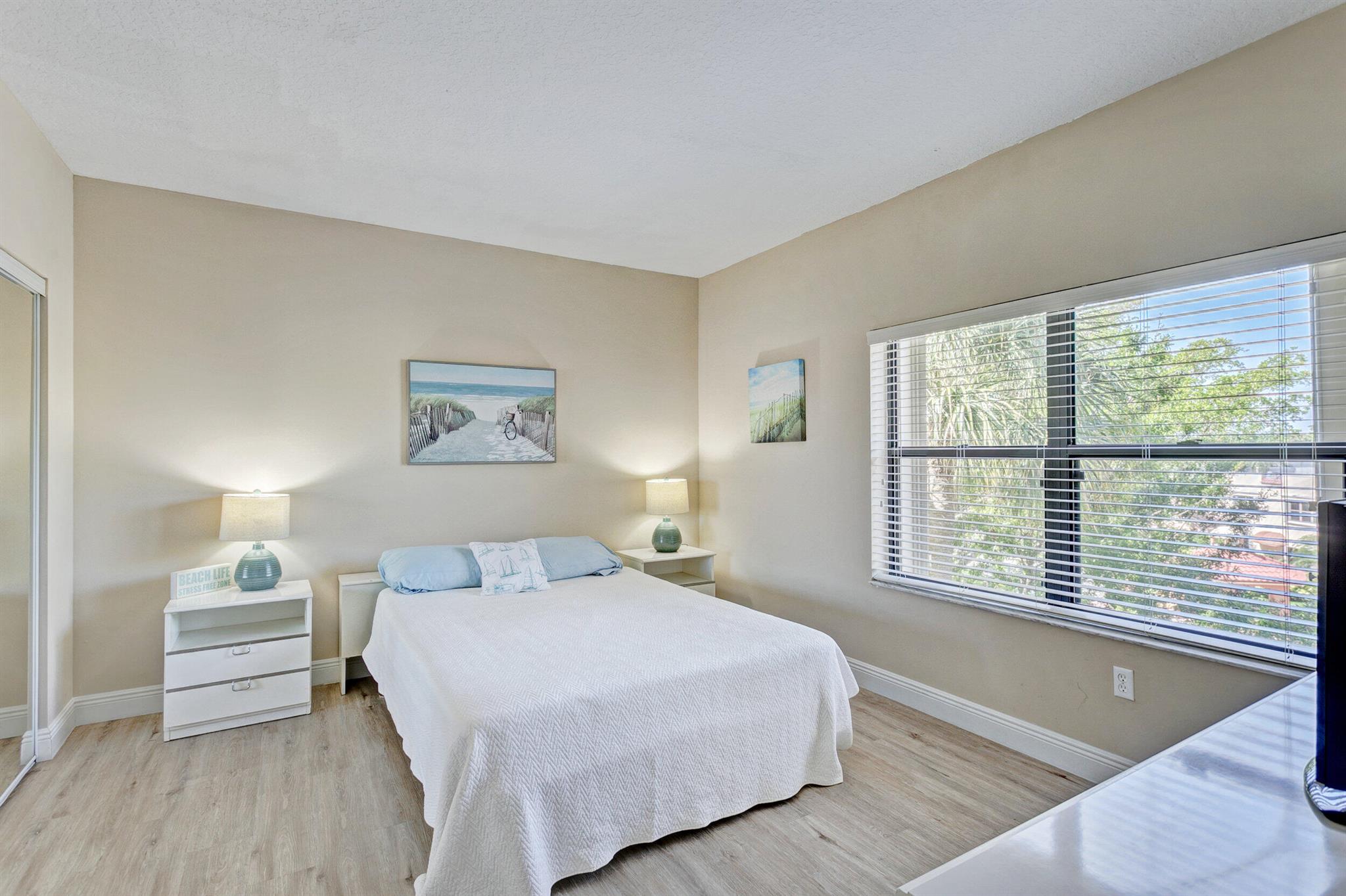 300 Uno Lago Drive 305