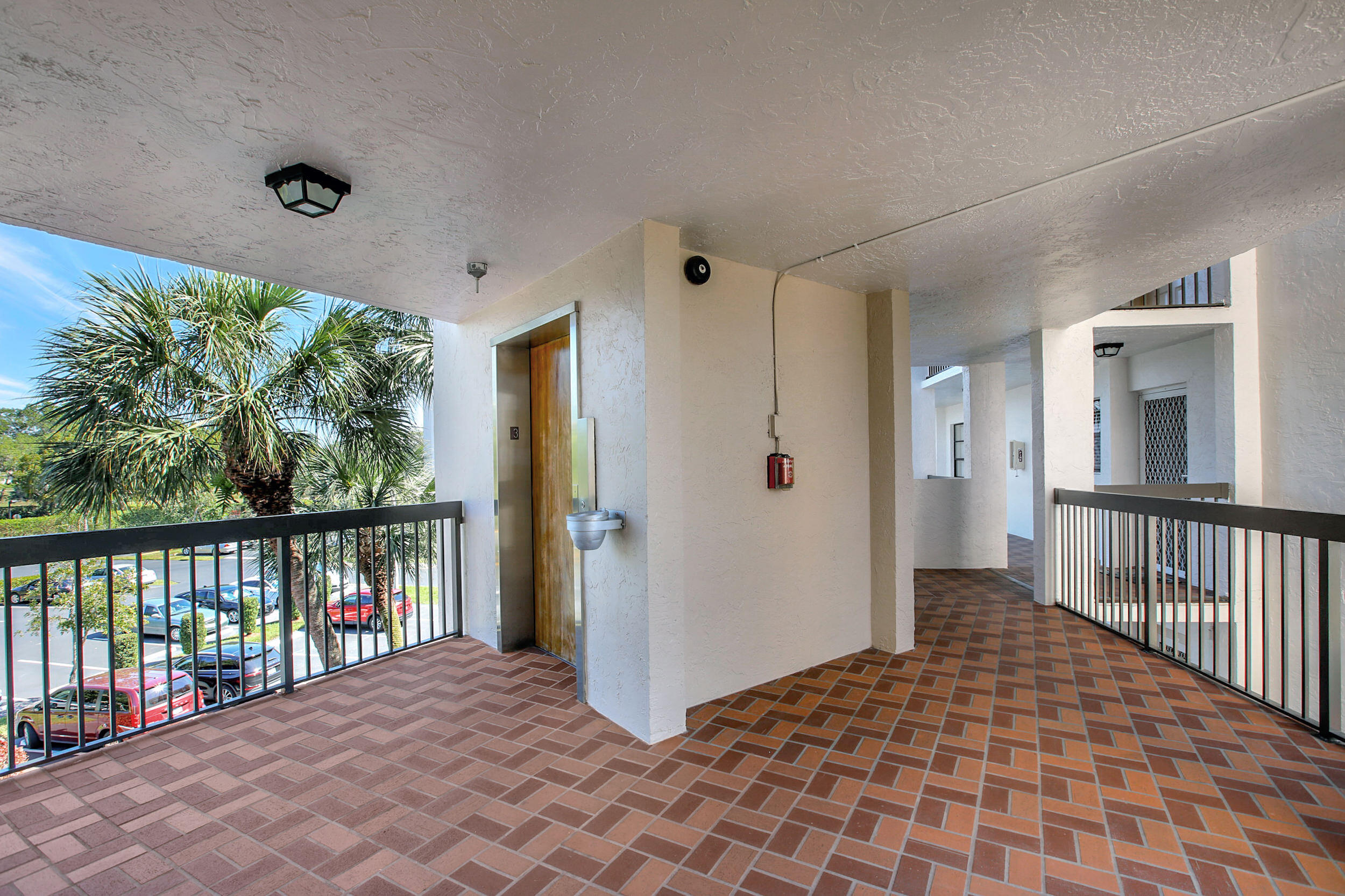 3591 Environ Boulevard A310