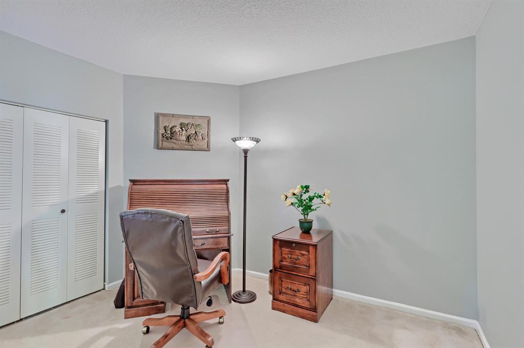 800 Uno Lago Drive 305
