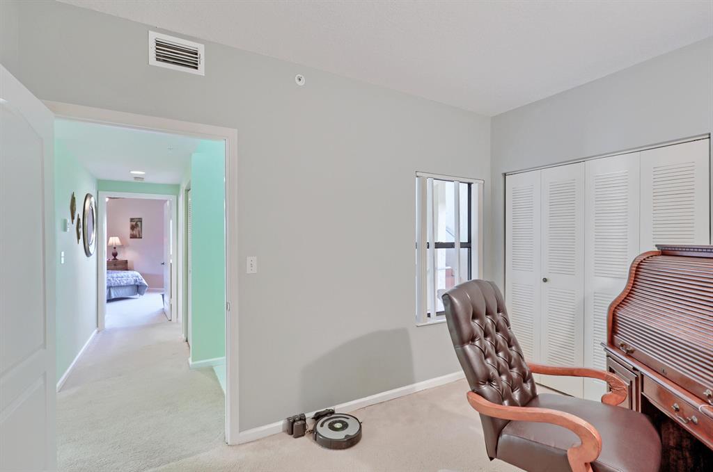 800 Uno Lago Drive 305