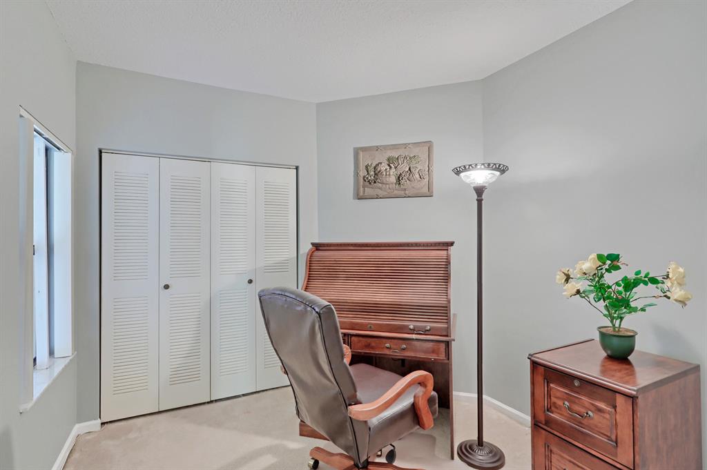 800 Uno Lago Drive 305
