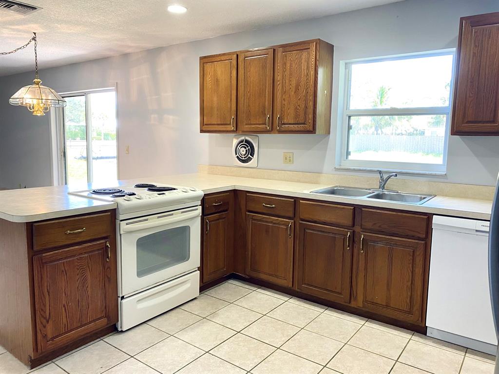 1056 Staghorn Street 1056