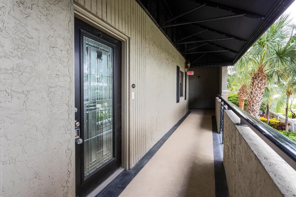1035 S Federal Highway 208