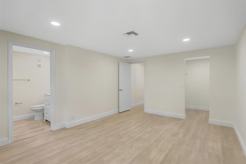 1035 S Federal Highway 208