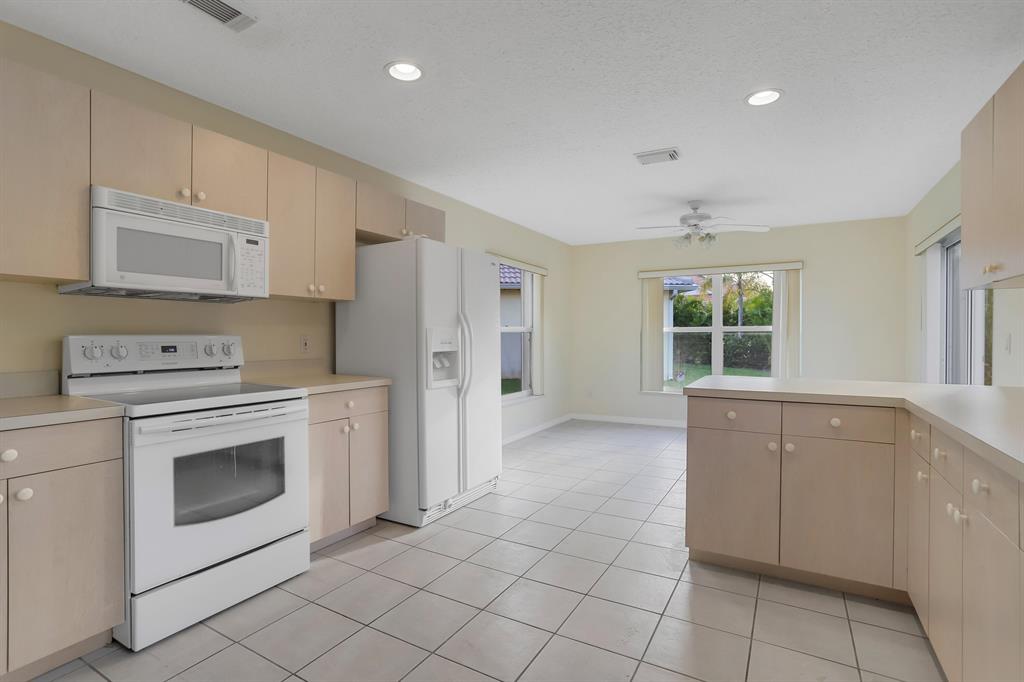 4294 SE Scotland Cay Way