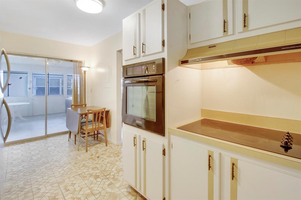 2886 Fernley Drive E 69
