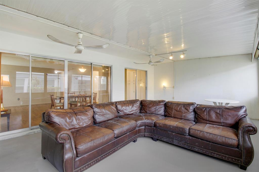 2886 Fernley Drive E 69