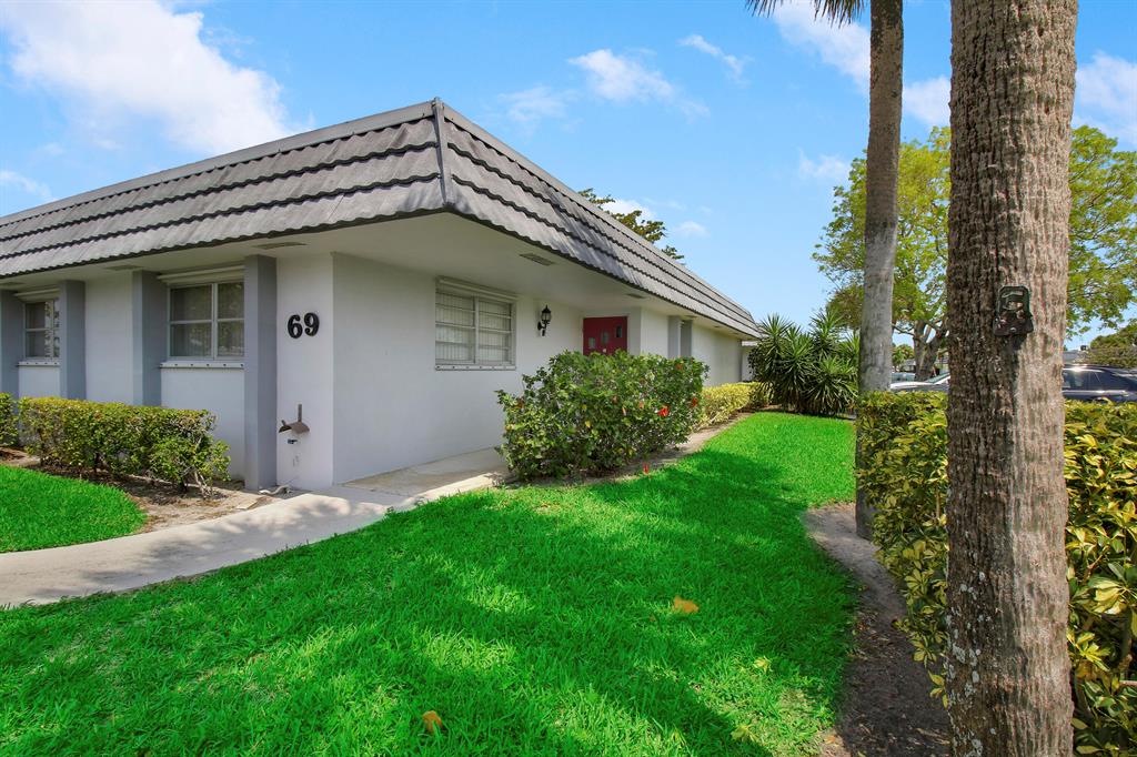 2886 Fernley Drive E 69