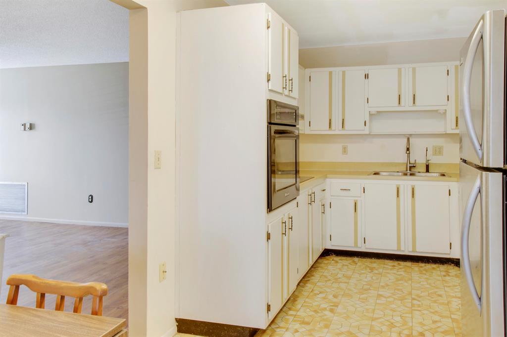 2886 Fernley Drive E 69