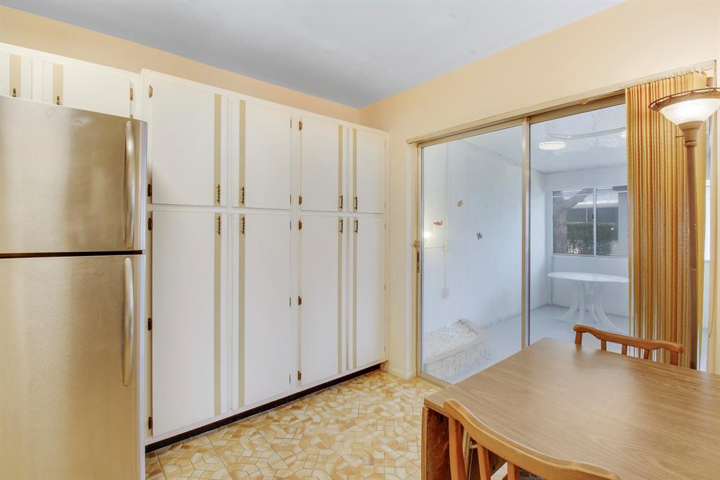 2886 Fernley Drive E 69