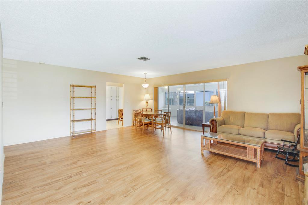 2886 Fernley Drive E 69