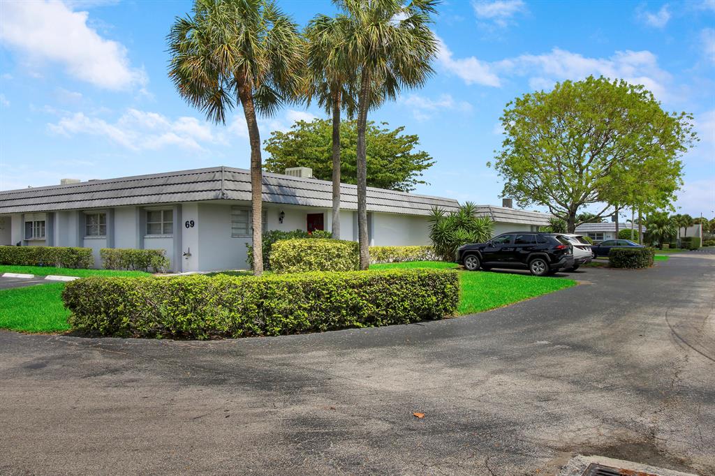2886 Fernley Drive E 69