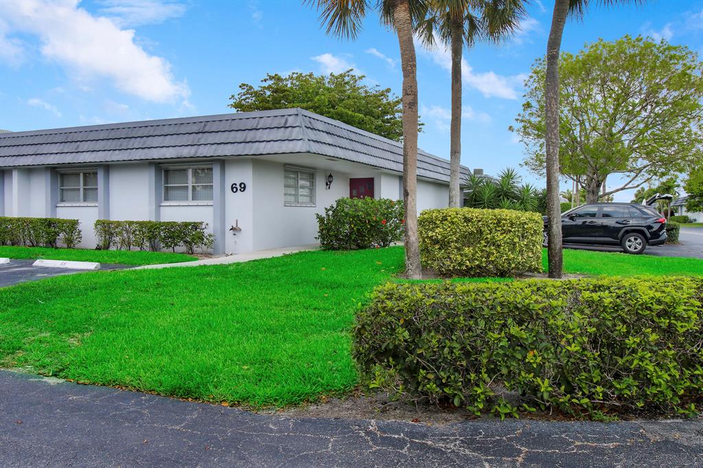 2886 Fernley Drive E 69